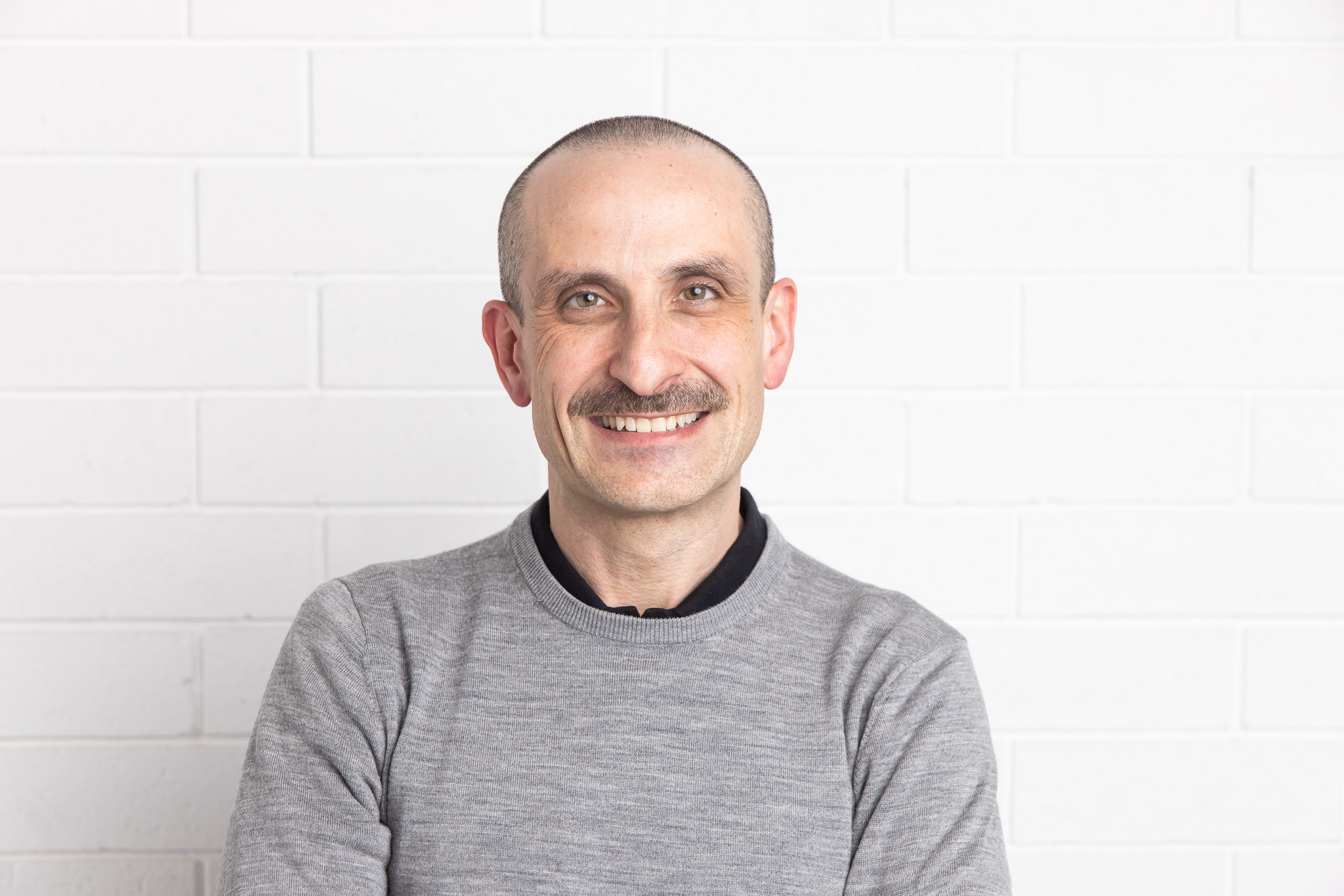 Dr Oscar Perez-Concha headshot